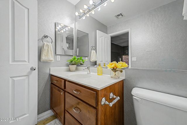 2712 W WAYLAND Drive, Phoenix, AZ 85041