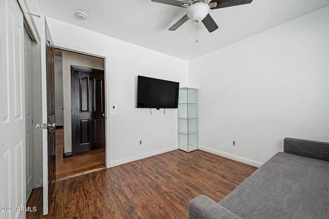 2712 W WAYLAND Drive, Phoenix, AZ 85041