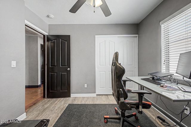 2712 W WAYLAND Drive, Phoenix, AZ 85041