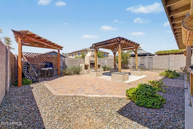 2712 W WAYLAND Drive, Phoenix, AZ 85041