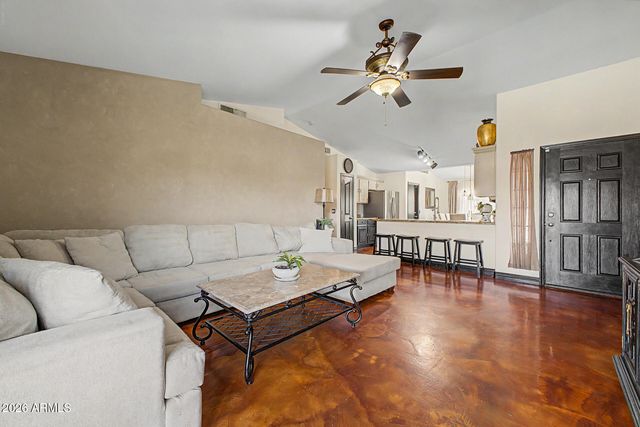 2712 W WAYLAND Drive, Phoenix, AZ 85041