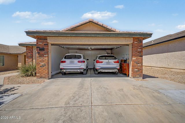 2712 W WAYLAND Drive, Phoenix, AZ 85041