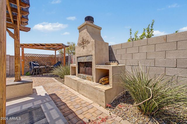 2712 W WAYLAND Drive, Phoenix, AZ 85041