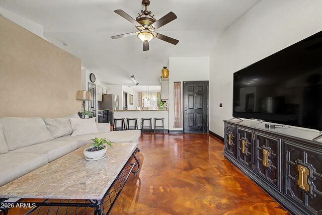 2712 W WAYLAND Drive, Phoenix, AZ 85041
