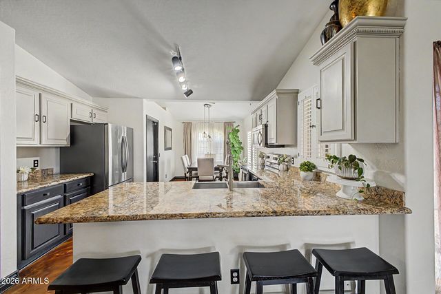 2712 W WAYLAND Drive, Phoenix, AZ 85041