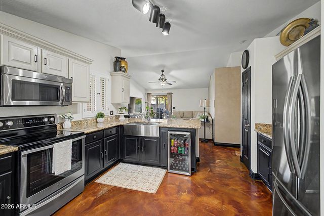 2712 W WAYLAND Drive, Phoenix, AZ 85041