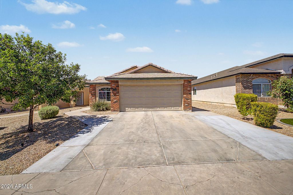2712 W WAYLAND Drive, Phoenix, AZ 85041