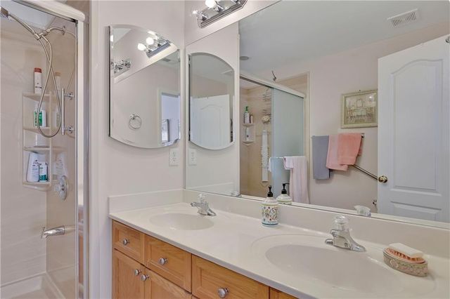 2369 Suwanee Pointe Drive, Lawrenceville, GA 30043
