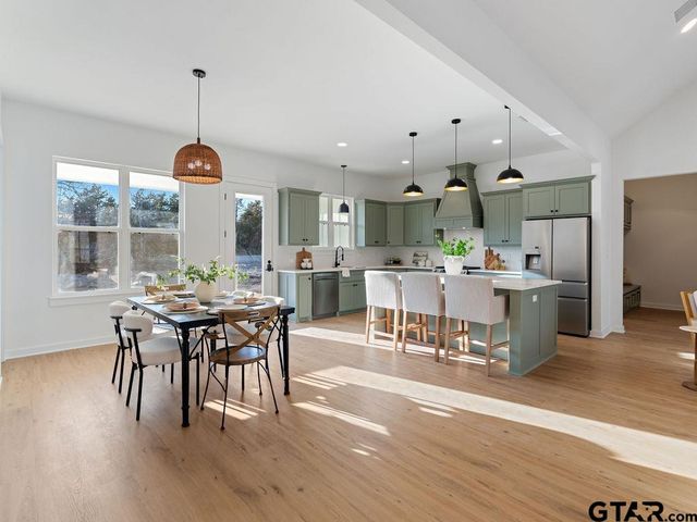 75 W Elmwood Dr, Mt Vernon, TX 75457