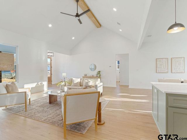 75 W Elmwood Dr, Mt Vernon, TX 75457