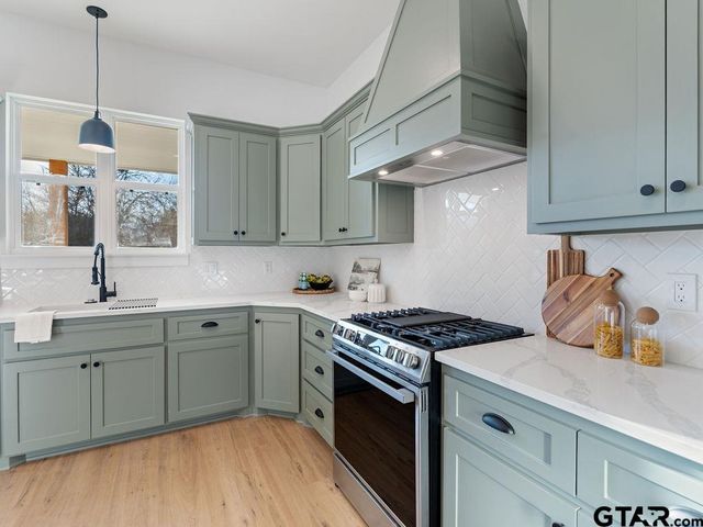 75 W Elmwood Dr, Mt Vernon, TX 75457