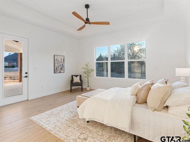 75 W Elmwood Dr, Mt Vernon, TX 75457