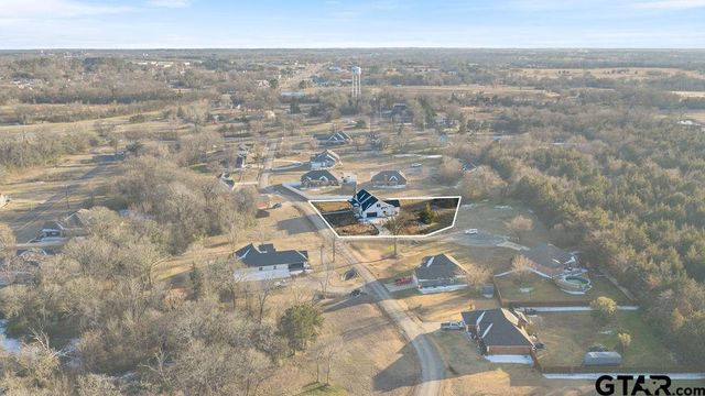 75 W Elmwood Dr, Mt Vernon, TX 75457