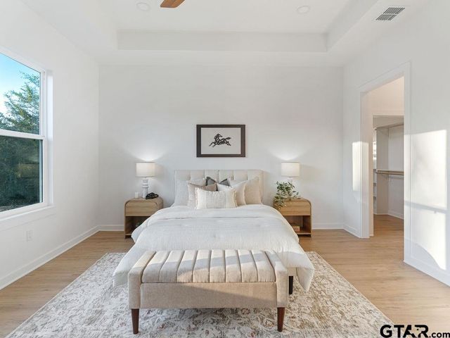 75 W Elmwood Dr, Mt Vernon, TX 75457