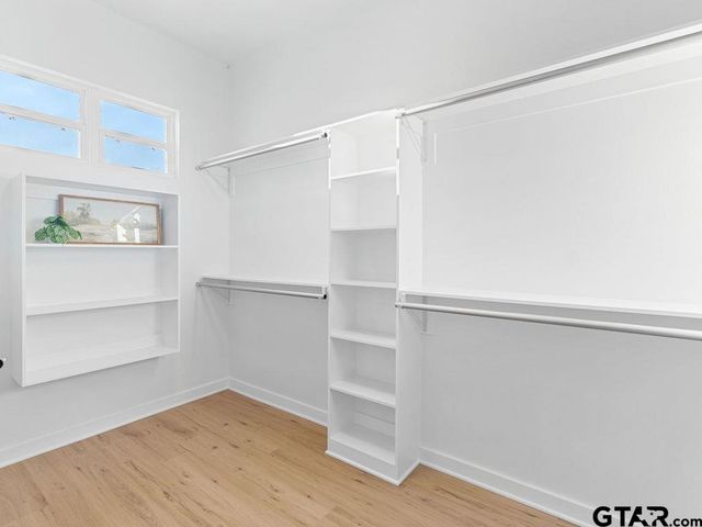 75 W Elmwood Dr, Mt Vernon, TX 75457