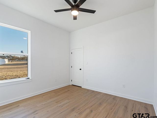 75 W Elmwood Dr, Mt Vernon, TX 75457