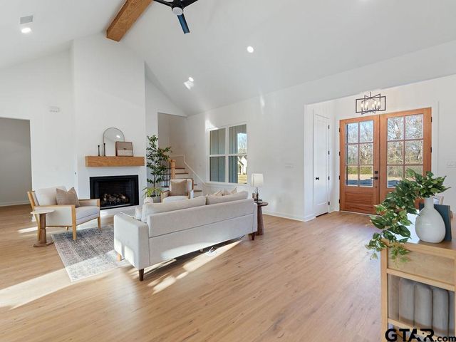 75 W Elmwood Dr, Mt Vernon, TX 75457