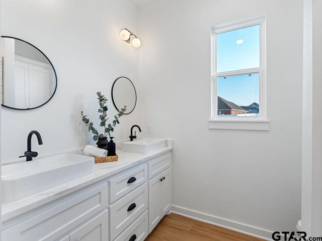 75 W Elmwood Dr, Mt Vernon, TX 75457