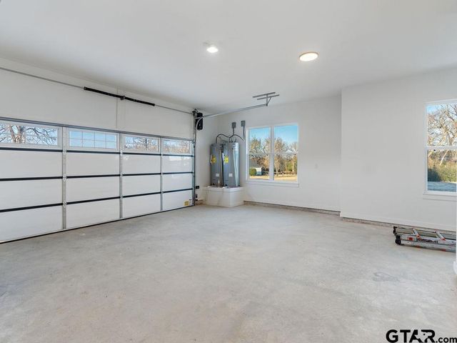 75 W Elmwood Dr, Mt Vernon, TX 75457