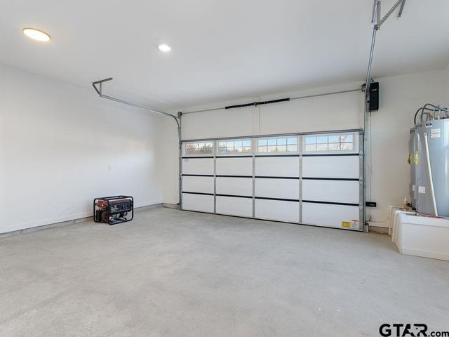 75 W Elmwood Dr, Mt Vernon, TX 75457