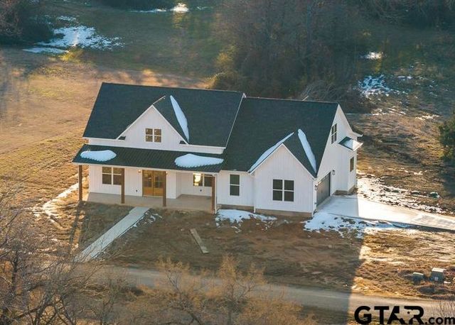 75 W Elmwood Dr, Mt Vernon, TX 75457