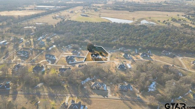 75 W Elmwood Dr, Mt Vernon, TX 75457