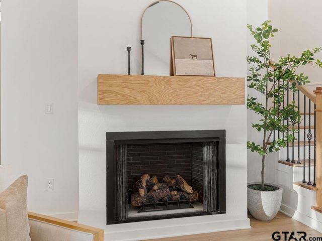 75 W Elmwood Dr, Mt Vernon, TX 75457