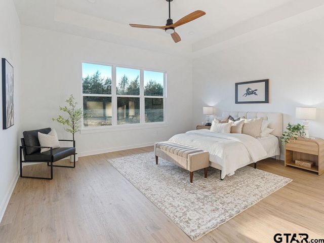 75 W Elmwood Dr, Mt Vernon, TX 75457