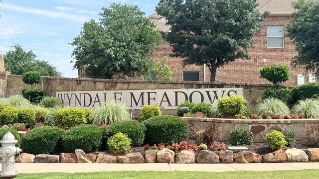 337 Prairie Ridge Lane, Lewisville, TX 75056