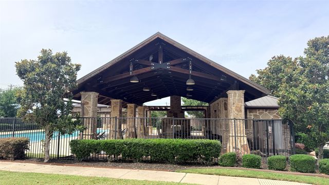 337 Prairie Ridge Lane, Lewisville, TX 75056