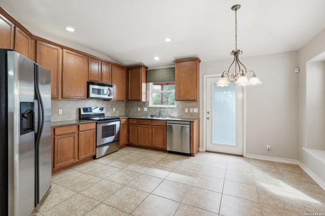 1120 Pinnacle Falls, San Antonio, TX 78260