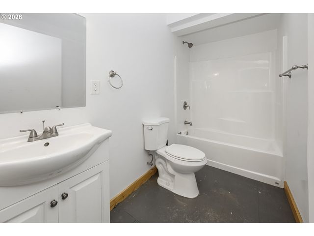 45900 E HAINES Rd, Corbett, OR 97019