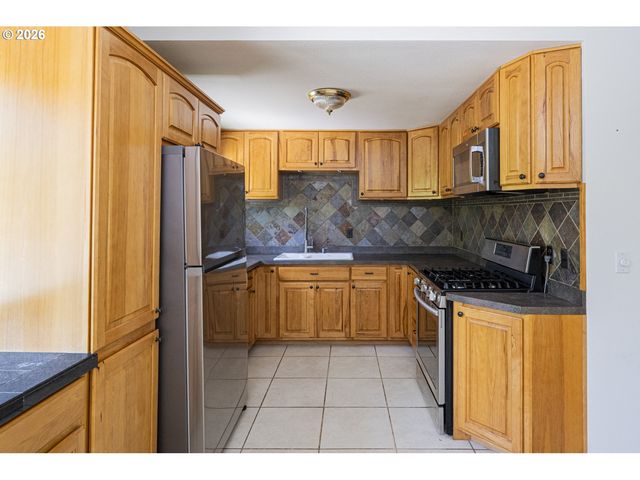 45900 E HAINES Rd, Corbett, OR 97019