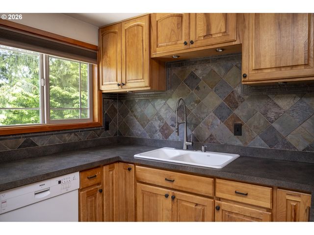 45900 E HAINES Rd, Corbett, OR 97019