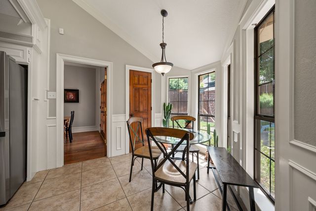 3502 Edgehill Street, Grapevine, TX 76051