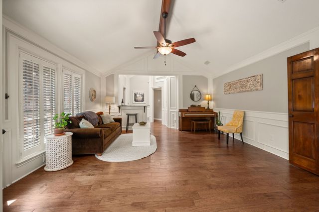 3502 Edgehill Street, Grapevine, TX 76051