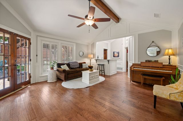 3502 Edgehill Street, Grapevine, TX 76051