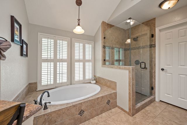3502 Edgehill Street, Grapevine, TX 76051