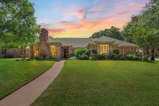 3502 Edgehill Street, Grapevine, TX 76051
