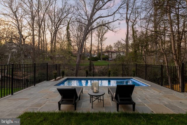 2733 CHESAPEAKE ST NW, Washington, DC 20008