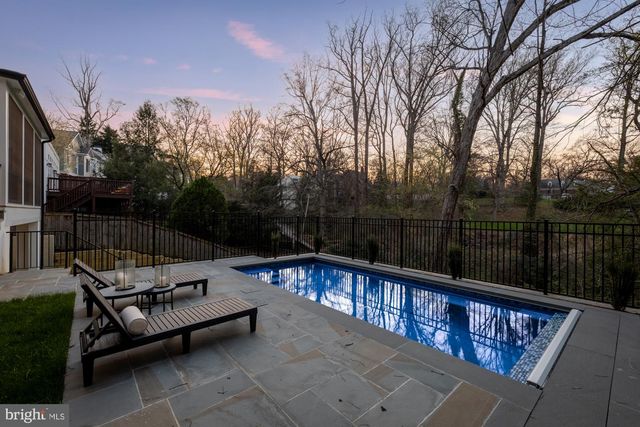 2733 CHESAPEAKE ST NW, Washington, DC 20008