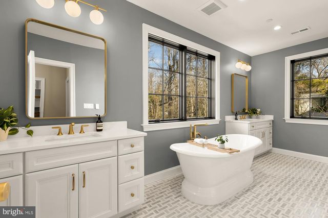 2733 CHESAPEAKE ST NW, Washington, DC 20008