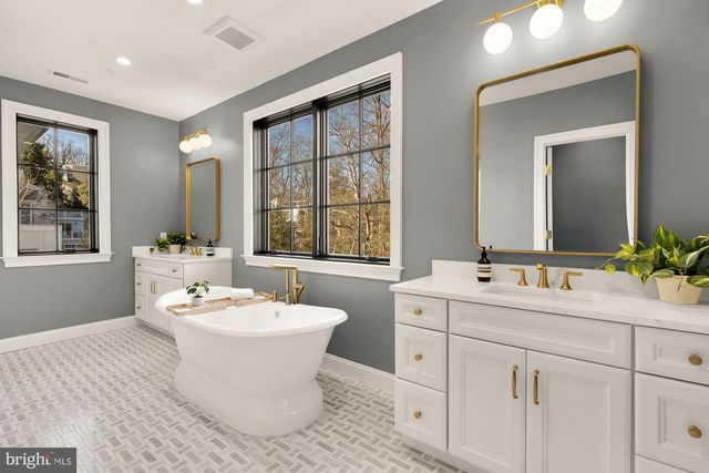 2733 CHESAPEAKE ST NW, Washington, DC 20008