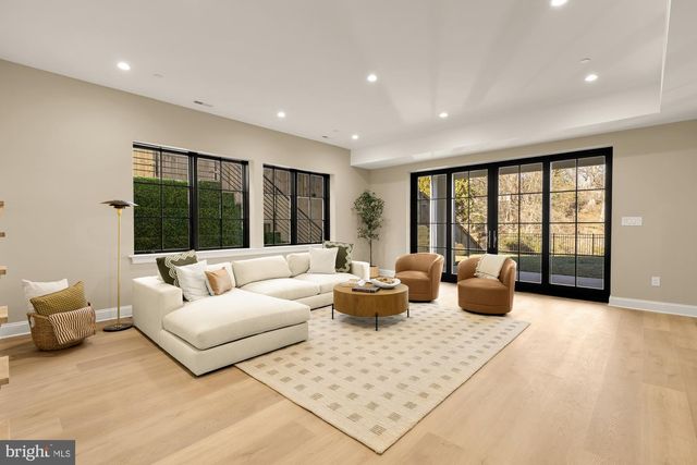 2733 CHESAPEAKE ST NW, Washington, DC 20008