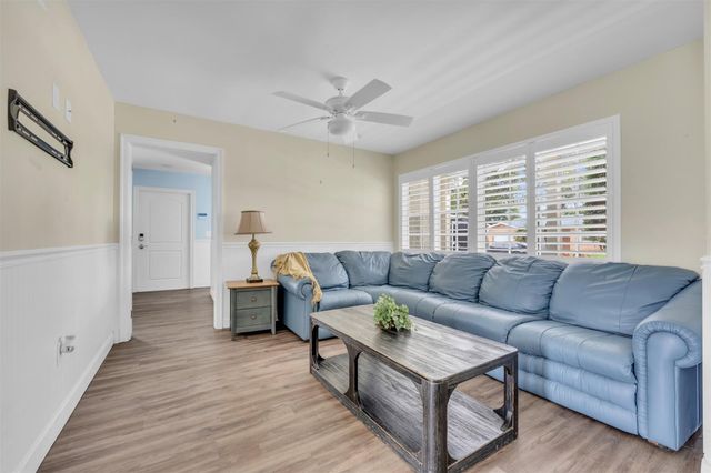 9860 NW 3rd Street, Pembroke Pines, FL 33024