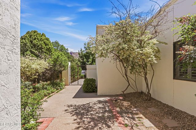 1057 LOS JARDINES Circle, El Paso, TX 79912
