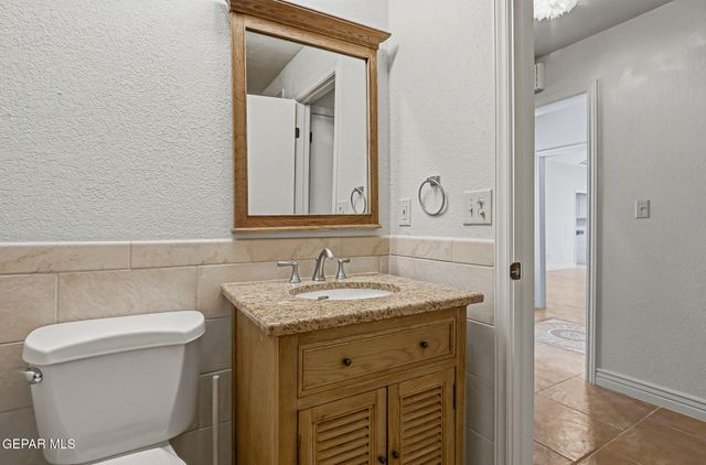 1057 LOS JARDINES Circle, El Paso, TX 79912