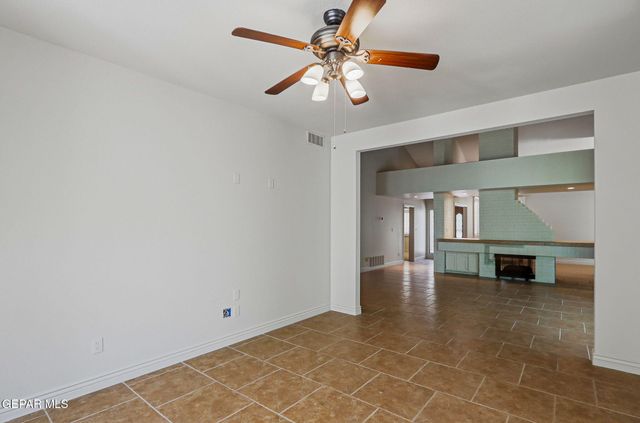 1057 LOS JARDINES Circle, El Paso, TX 79912