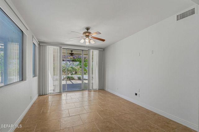 1057 LOS JARDINES Circle, El Paso, TX 79912