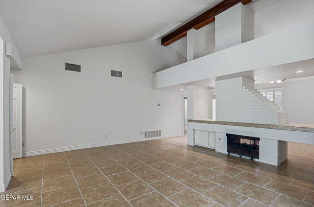 1057 LOS JARDINES Circle, El Paso, TX 79912